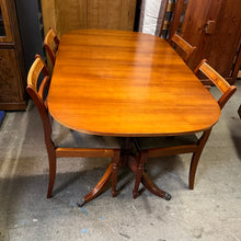 Load image into Gallery viewer, McIntosh Extending Table and Chairs