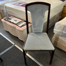 Load image into Gallery viewer, McIntosh Extending Table and Chairs