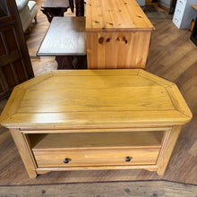 Load image into Gallery viewer, Solid Oak Corner TV/Entertainment Unit