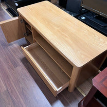 Load image into Gallery viewer, Oak 1 Door 1 Drawer TV/Entertainment Unit