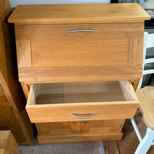 Load image into Gallery viewer, Solid Oak 1 Drawer Bureau