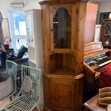 Load image into Gallery viewer, Ducal Pine Corner Unit