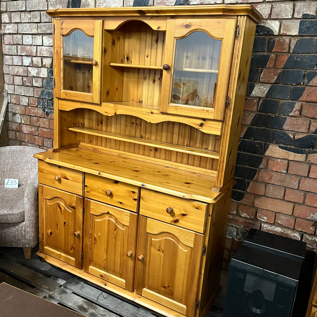 Pine 3 Drawer 5 Door Dresser