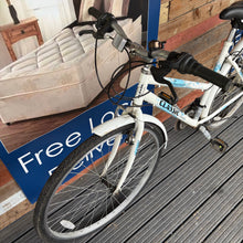 Load image into Gallery viewer, Classic Touriste Pushbike