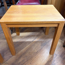 Load image into Gallery viewer, Solid Oak Nest of 3 Tables