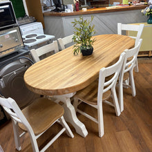 Load image into Gallery viewer, Solid Oak Table and 6 Chairs