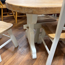 Load image into Gallery viewer, Solid Oak Table and 6 Chairs
