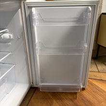 Load image into Gallery viewer, Essentials Undercounter Fridge