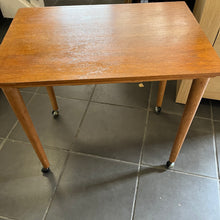 Load image into Gallery viewer, Vintage Nest of Tables