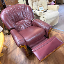 Load image into Gallery viewer, Leather Reclining Armchair