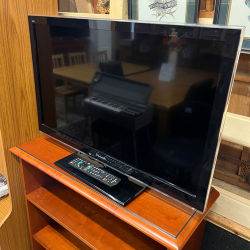 Panasonic Viera LCD 32” TV with Remote
