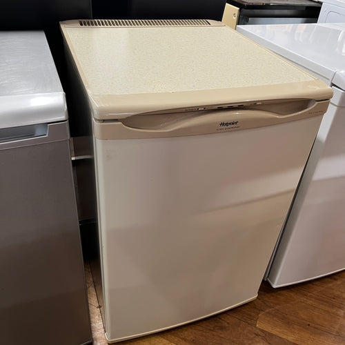 Hotpoint Iced Diamond Undercounter Freezer