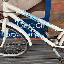 Load image into Gallery viewer, Classic Touriste Pushbike