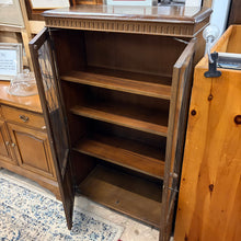 Load image into Gallery viewer, Medium Oak Leaded Door Bookcase
