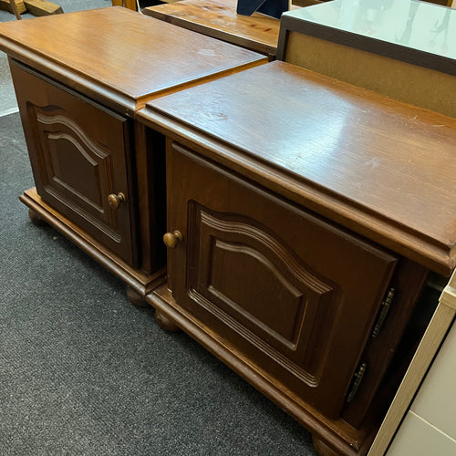 Pair of 1 Door Bedside Units
