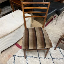 Load image into Gallery viewer, Set of 4 Vintage Meredew Dining Chairs