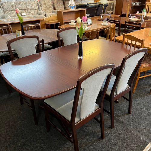 McIntosh Extending Table and Chairs