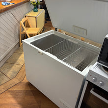 Load image into Gallery viewer, Electrolux Chest Freezer