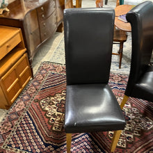 Load image into Gallery viewer, Round Table and Chairs