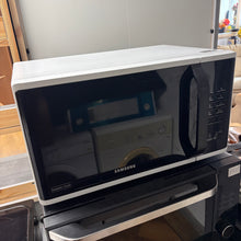 Load image into Gallery viewer, Samsung 800w Microwave