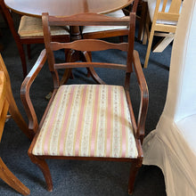 Load image into Gallery viewer, Extending Table and 6 Chairs