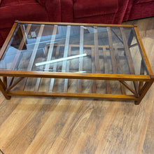 Load image into Gallery viewer, Huge Stunning Coffee Table
