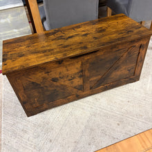 Load image into Gallery viewer, Storage Trunk