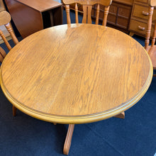 Load image into Gallery viewer, Round Table and 4 chairs
