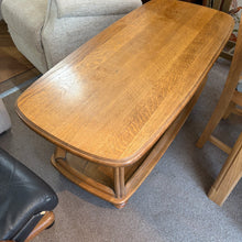 Load image into Gallery viewer, Large Oak Coffee Table