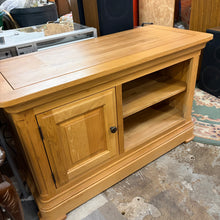 Load image into Gallery viewer, Natural Solid Oak TV/Entertainment Unit