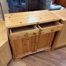 Load image into Gallery viewer, Ducal 2 Door 2 Drawer Pine Sideboard
