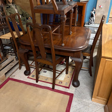 Load image into Gallery viewer, Vintage Dining Table and 6 Chairs