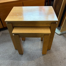 Load image into Gallery viewer, Solid Oak Nest of 2 Tables