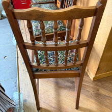 Load image into Gallery viewer, Set of 4 Traditional Dining Chairs