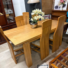 Load image into Gallery viewer, Solid Oak Dining Table &amp; 6 Chairs