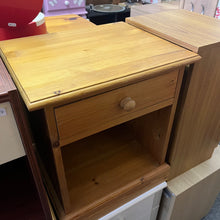 Load image into Gallery viewer, Pine 1 Drawer Bedside