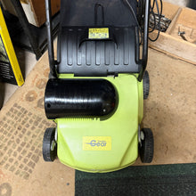 Load image into Gallery viewer, Garden Gear 1300w Combo Lawn Rake/Scarifier