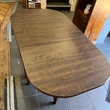 Load image into Gallery viewer, Oak Drop Leaf Table