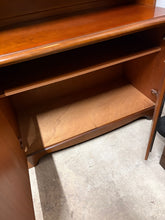 Load image into Gallery viewer, Meredew Iluminated Wall Unit